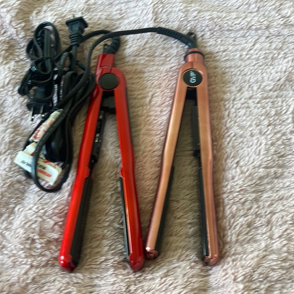 2 small hair straighteners